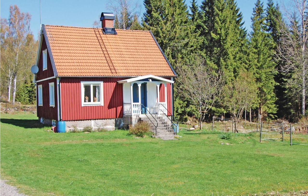 3 Bedroom Amazing Home In Lnsboda Falsehult Экстерьер фото