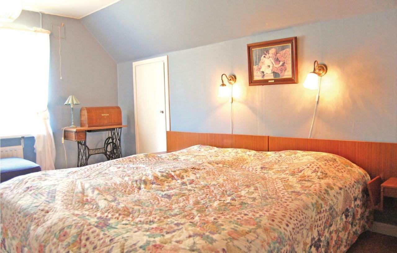 3 Bedroom Amazing Home In Lnsboda Falsehult Экстерьер фото