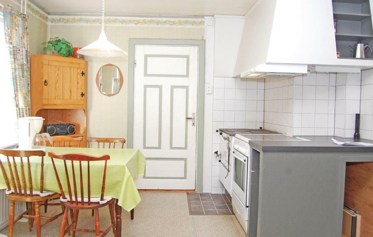 3 Bedroom Amazing Home In Lnsboda Falsehult Экстерьер фото