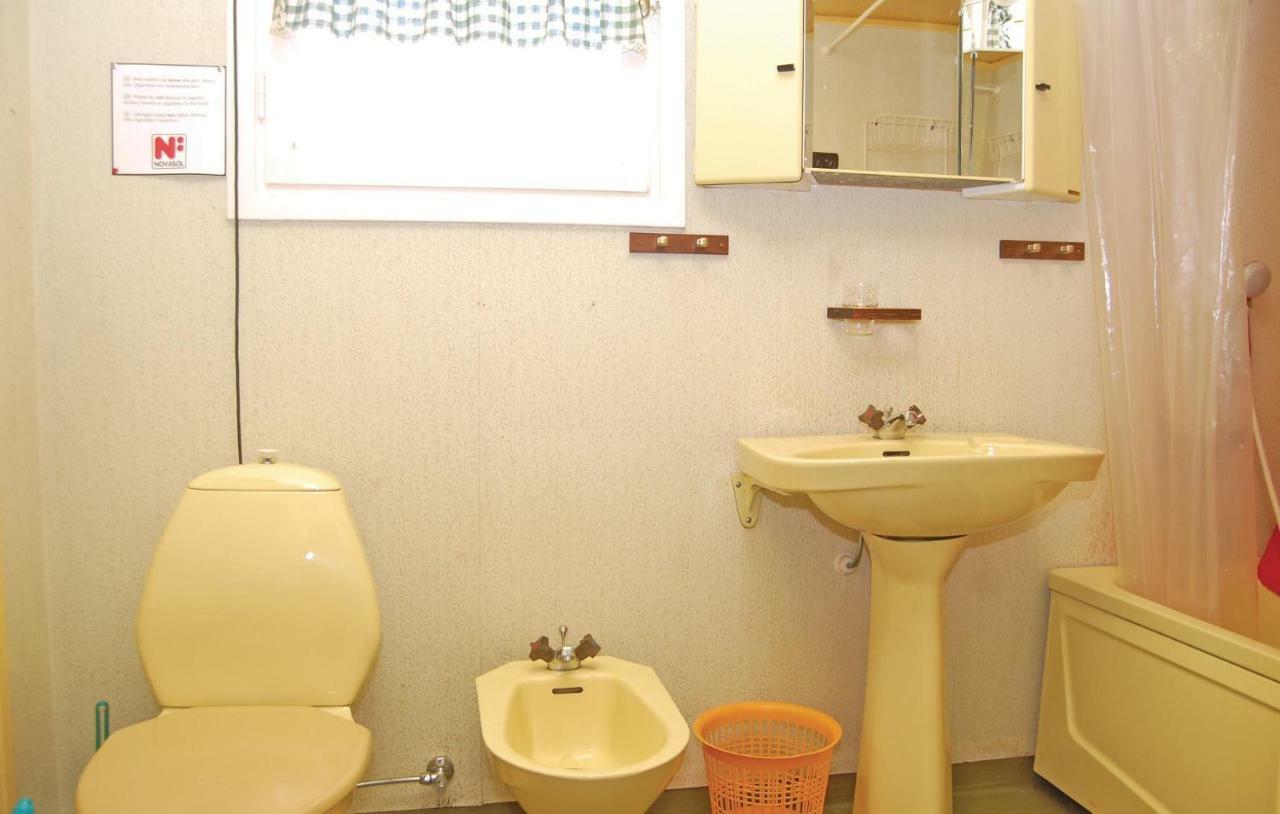 3 Bedroom Amazing Home In Lnsboda Falsehult Экстерьер фото